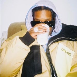 Meet your Posher, Dominique